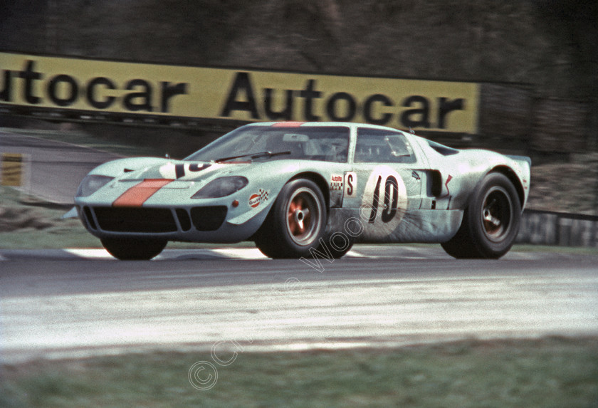 19690413-7 
 Keywords: BOAC, Brands Hatch, Ford GT40