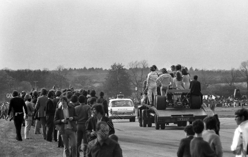 1971-071 
 Keywords: Brabham, Hill, Silverstone